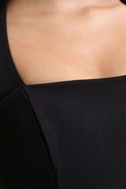 Melinda | Vestido midi negro de cuello cuadrado con detalles de malla