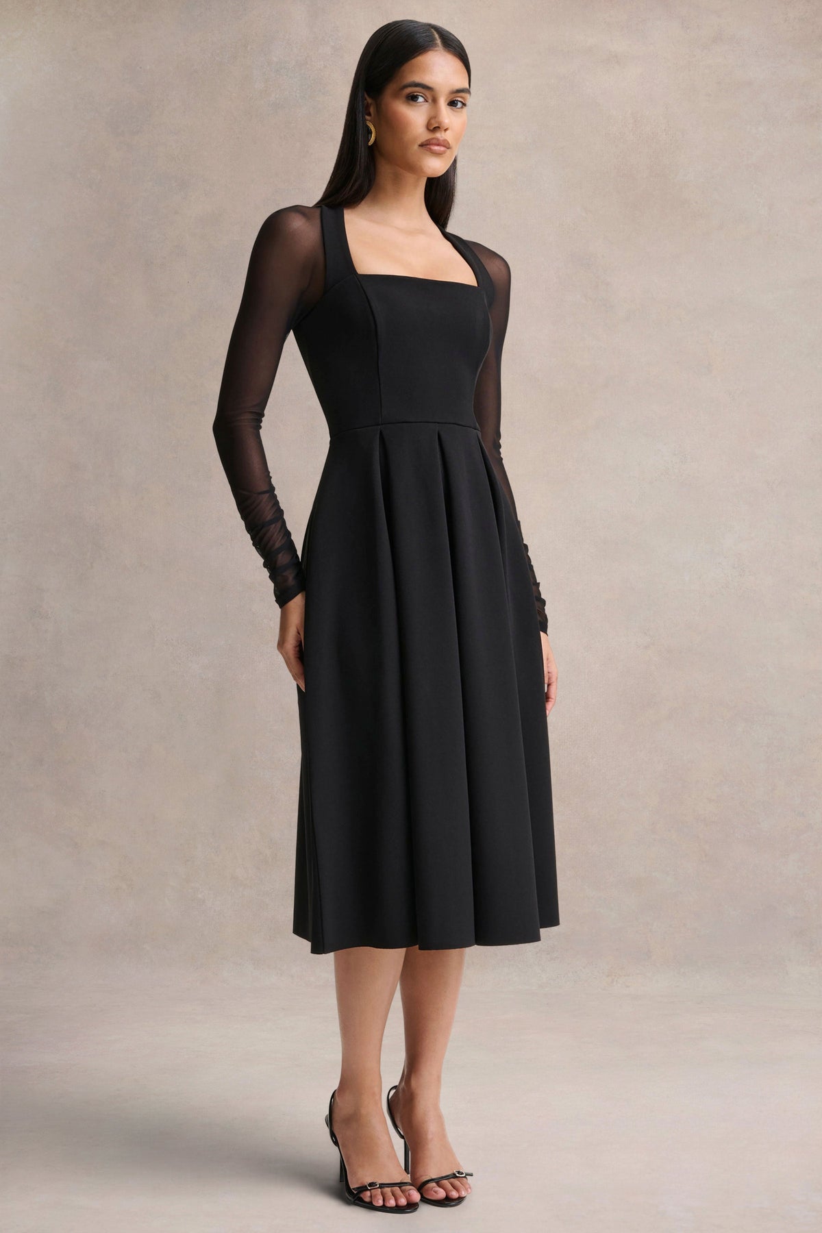 Melinda | Vestido midi negro de cuello cuadrado con detalles de malla