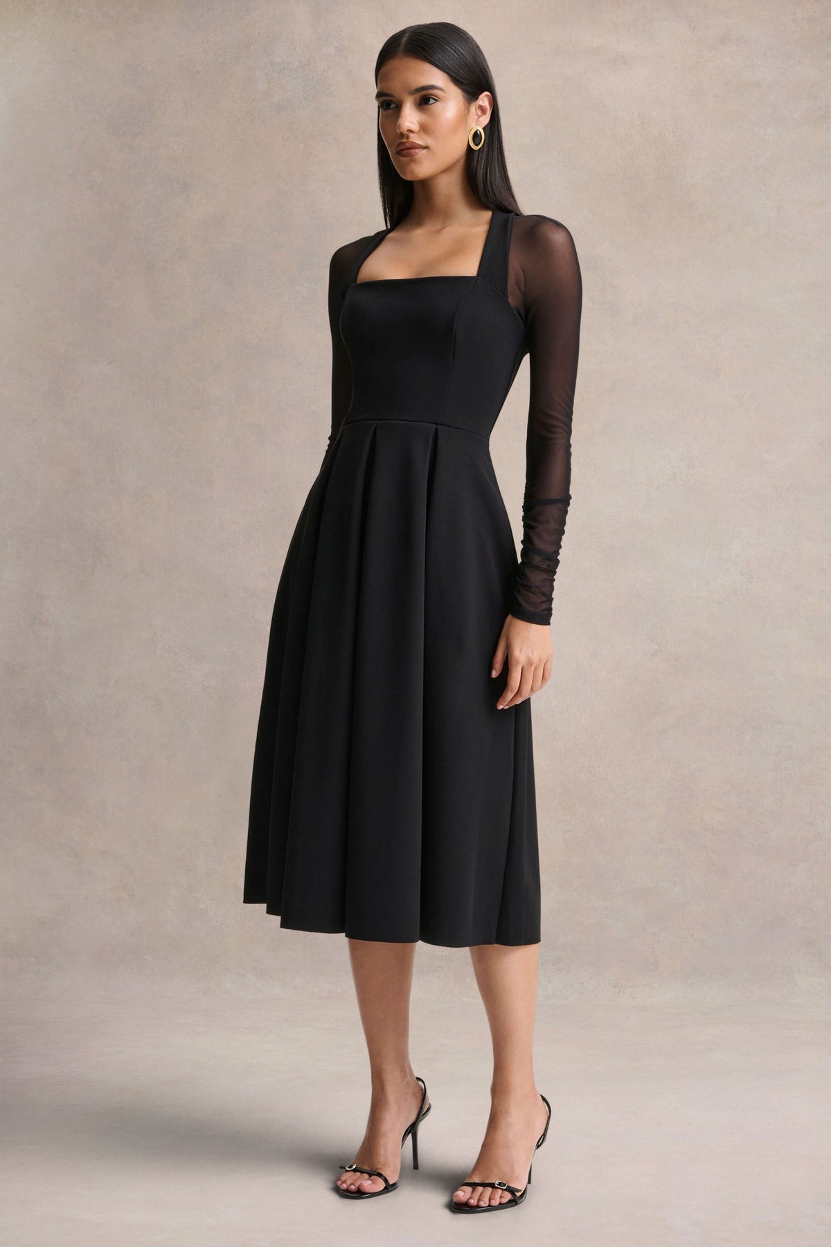 Melinda | Vestido midi negro de cuello cuadrado con detalles de malla