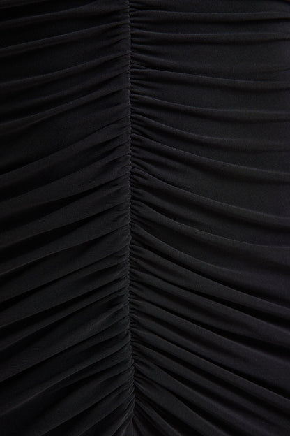 Tami | Vestido Largo Negro de Manga Larga con Escote Profundo