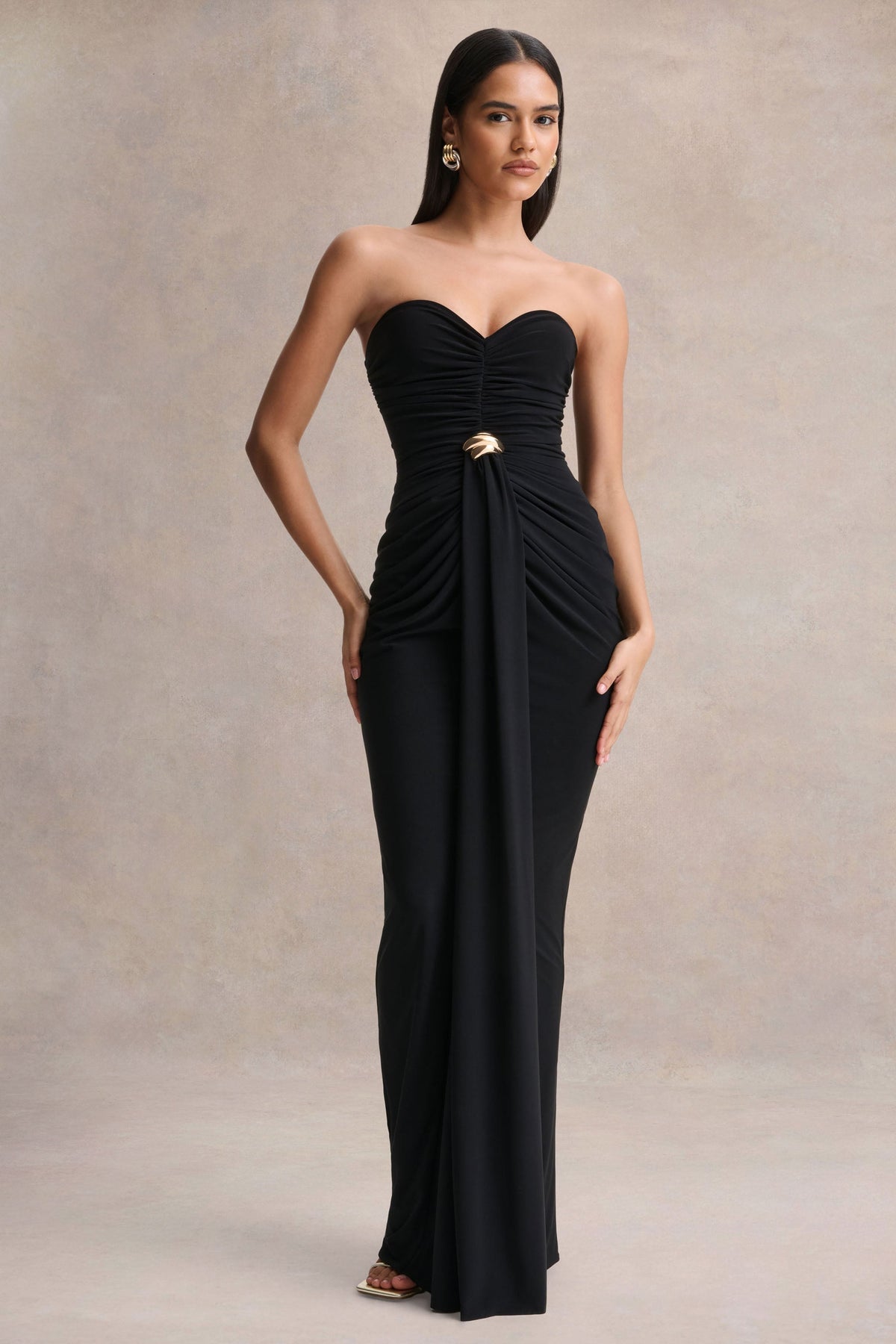 Beverly | Vestido largo negro bandeau con detalle fruncido