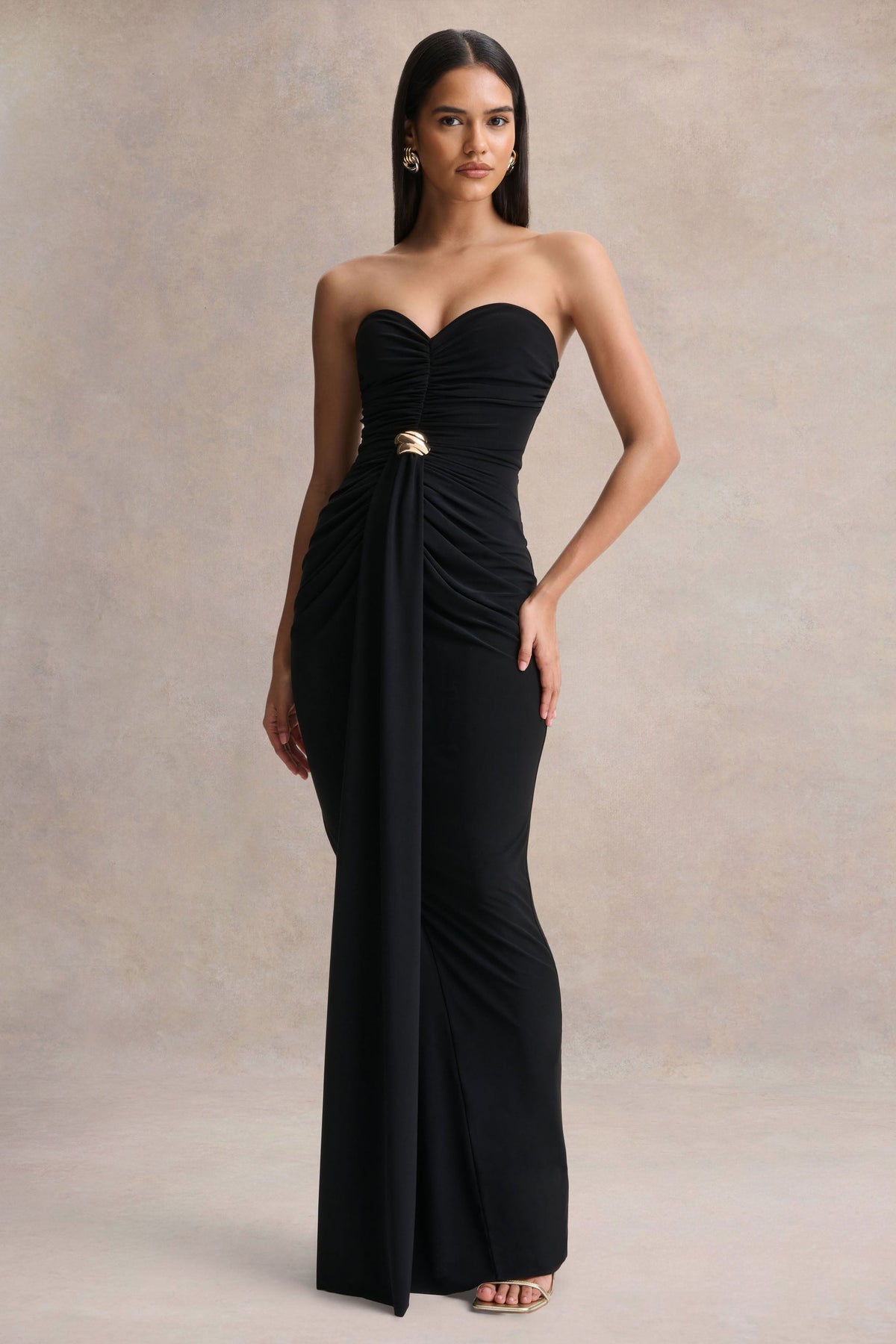 Beverly | Vestido largo negro bandeau con detalle fruncido
