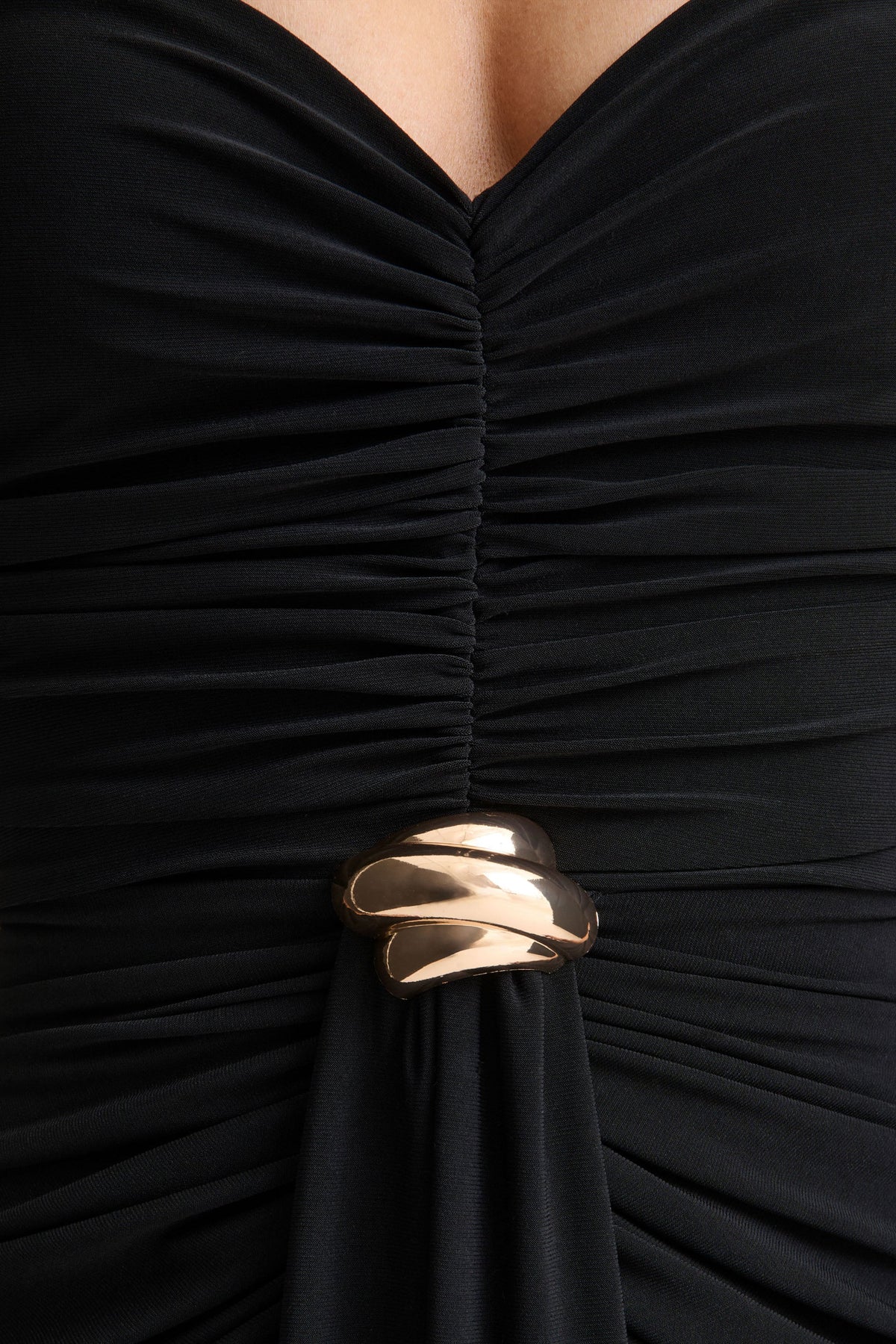 Beverly | Vestido largo negro bandeau con detalle fruncido