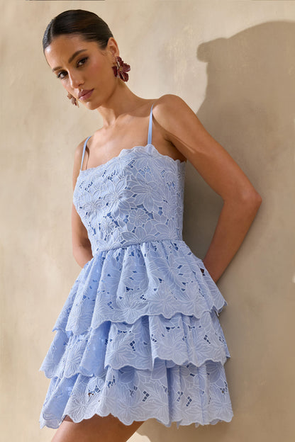 Winona | Azul Celeste Encaje Escote Cuadrado Vestido Corto con Detalle de Volantes