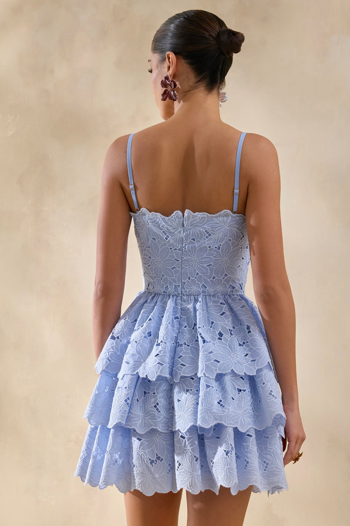 Winona | Azul Celeste Encaje Escote Cuadrado Vestido Corto con Detalle de Volantes