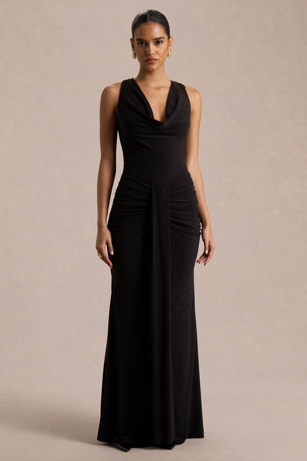 Mallie | Vestido Largo Negro de Escote Drapeado y Detalle Fruncido