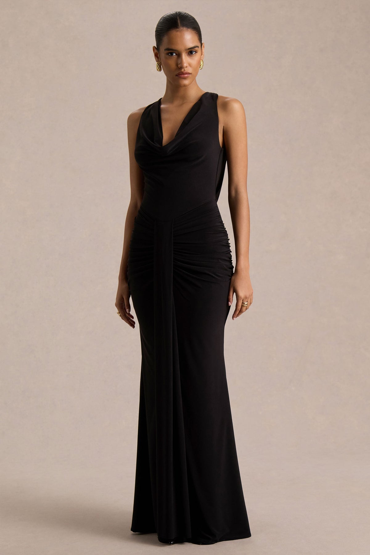 Mallie | Vestido Largo Negro de Escote Drapeado y Detalle Fruncido