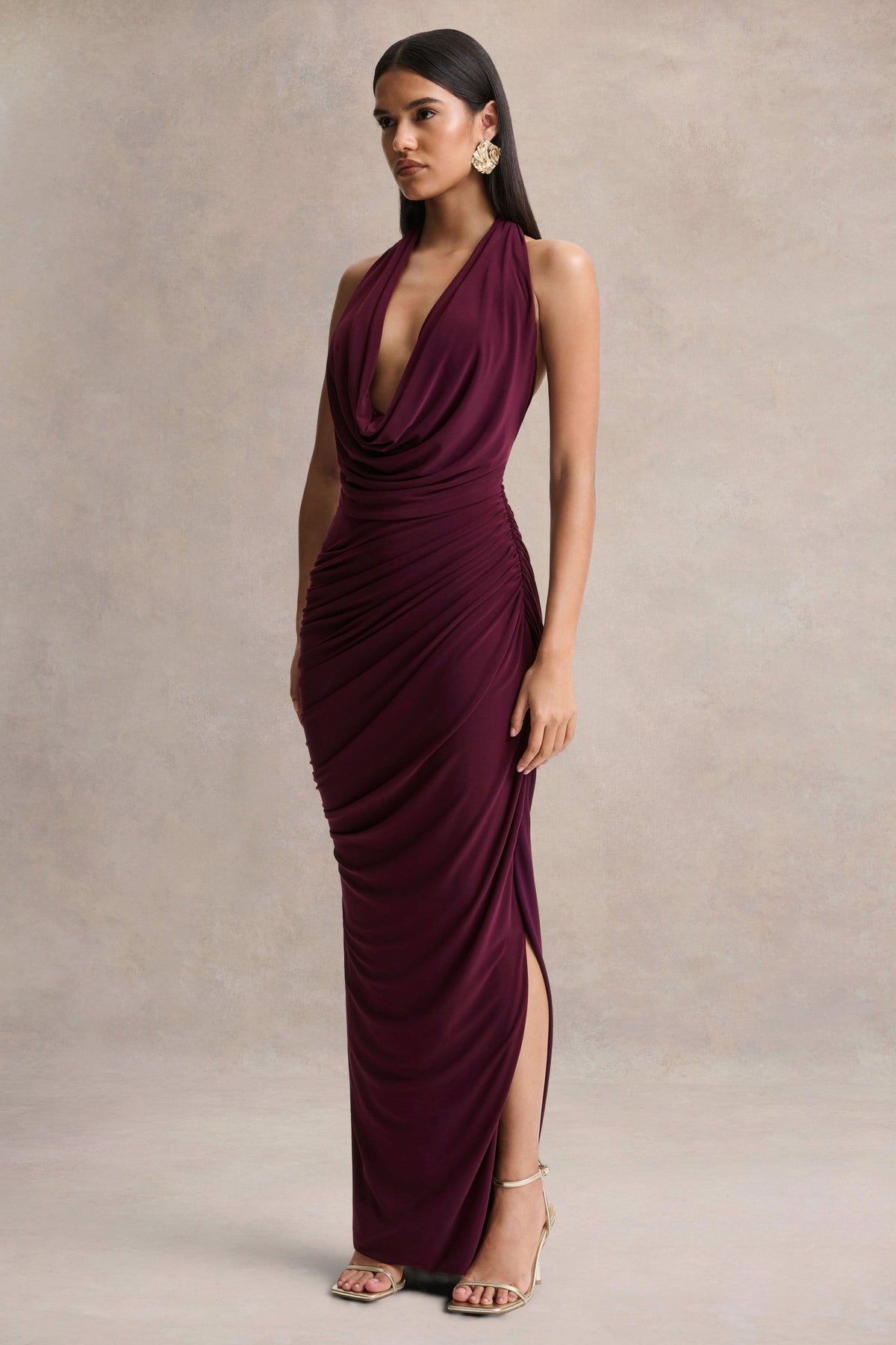 Cairo | Vestido Largo Burdeos con Cuello Drapeado y Detalle Fruncido