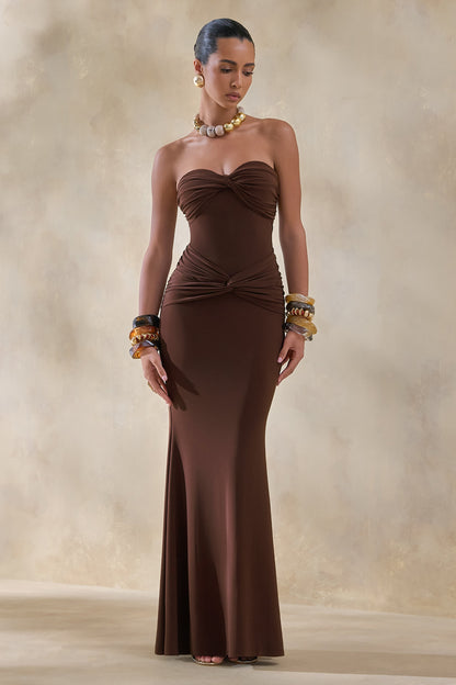Elodia | Vestido Largo marrón con escote bandeau y detalle fruncido