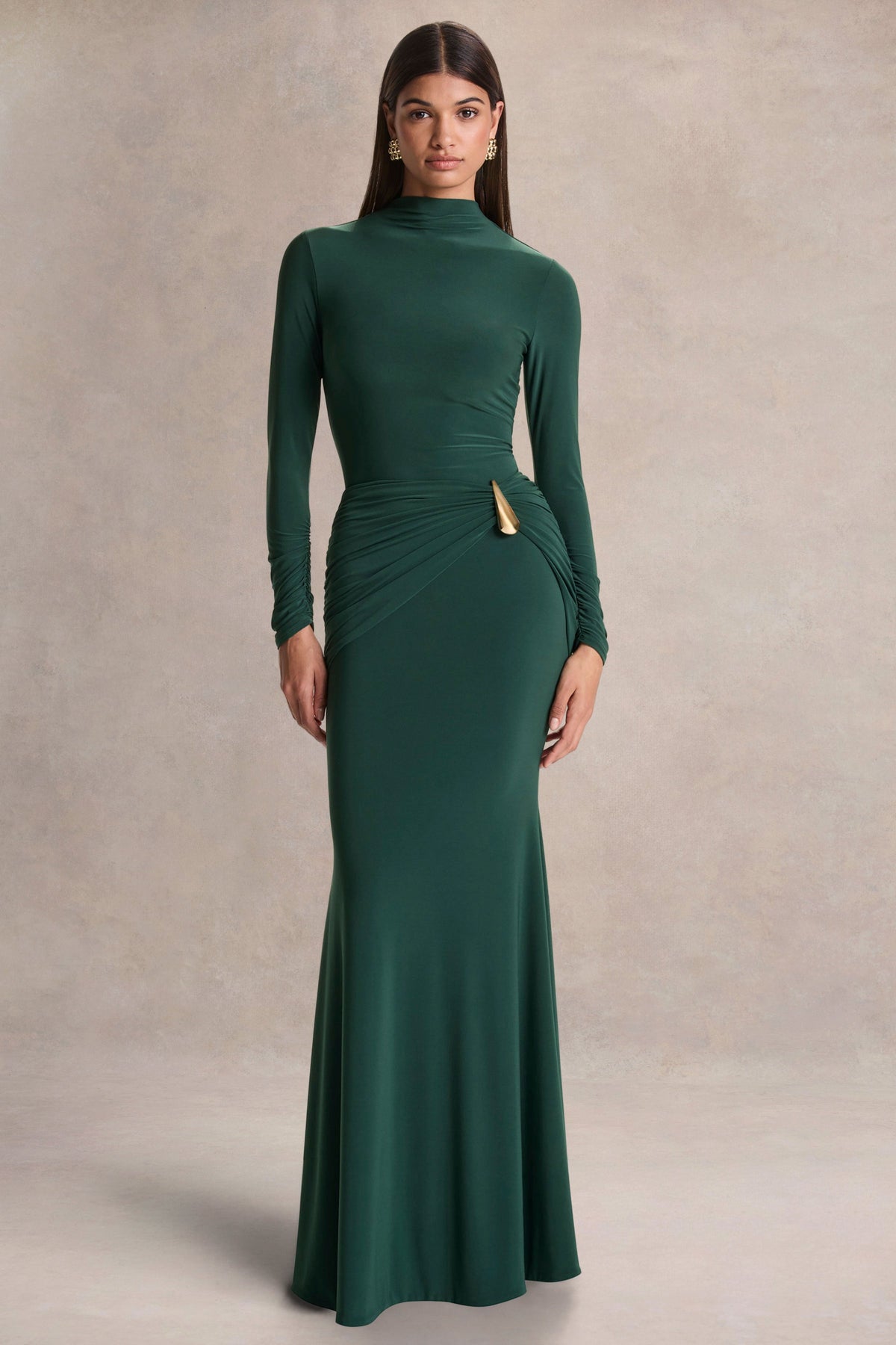 Solarium | Vestido Largo Verde de Manga Larga con Detalle Dorado