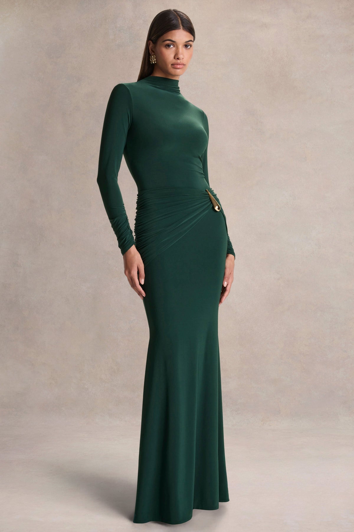 Solarium | Vestido Largo Verde de Manga Larga con Detalle Dorado