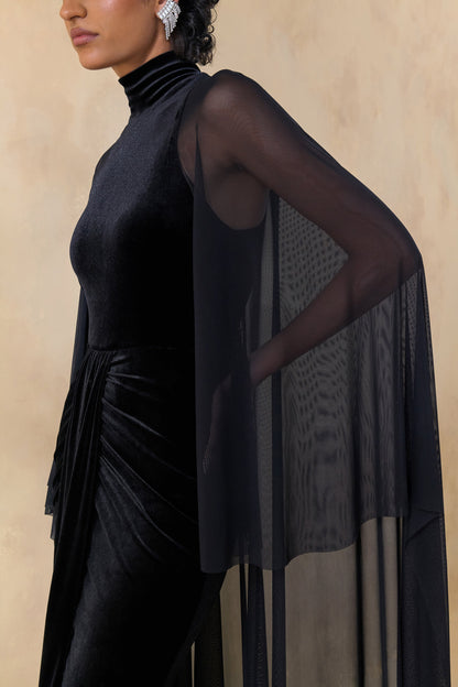 Adoring | Vestido Largo con cuello alto y terciopelo negro