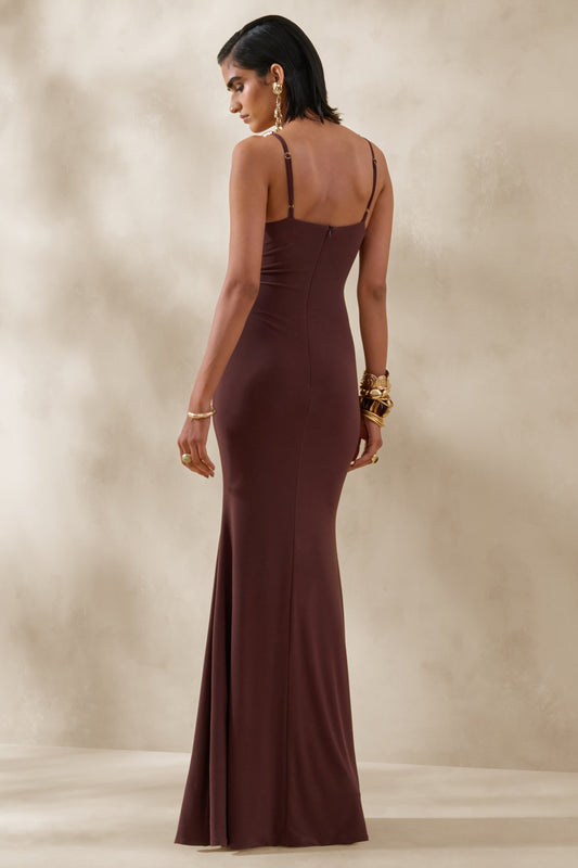 Iridessa | Vestido Largo Marrón de Escote Pronunciado