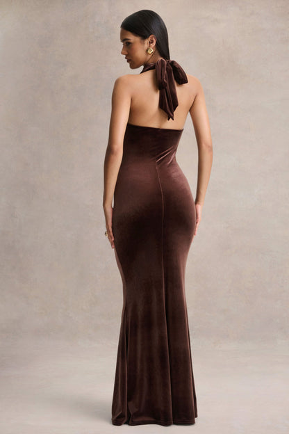 Lavernia | Vestido largo marrón con cuello halter y detalles fruncidos