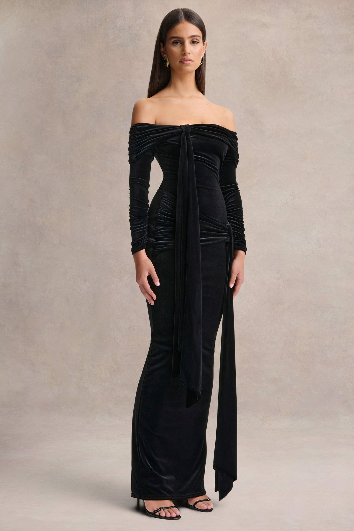 Jessara | Vestido Largo Negro con Escote Bardot y Detalles de Nudos