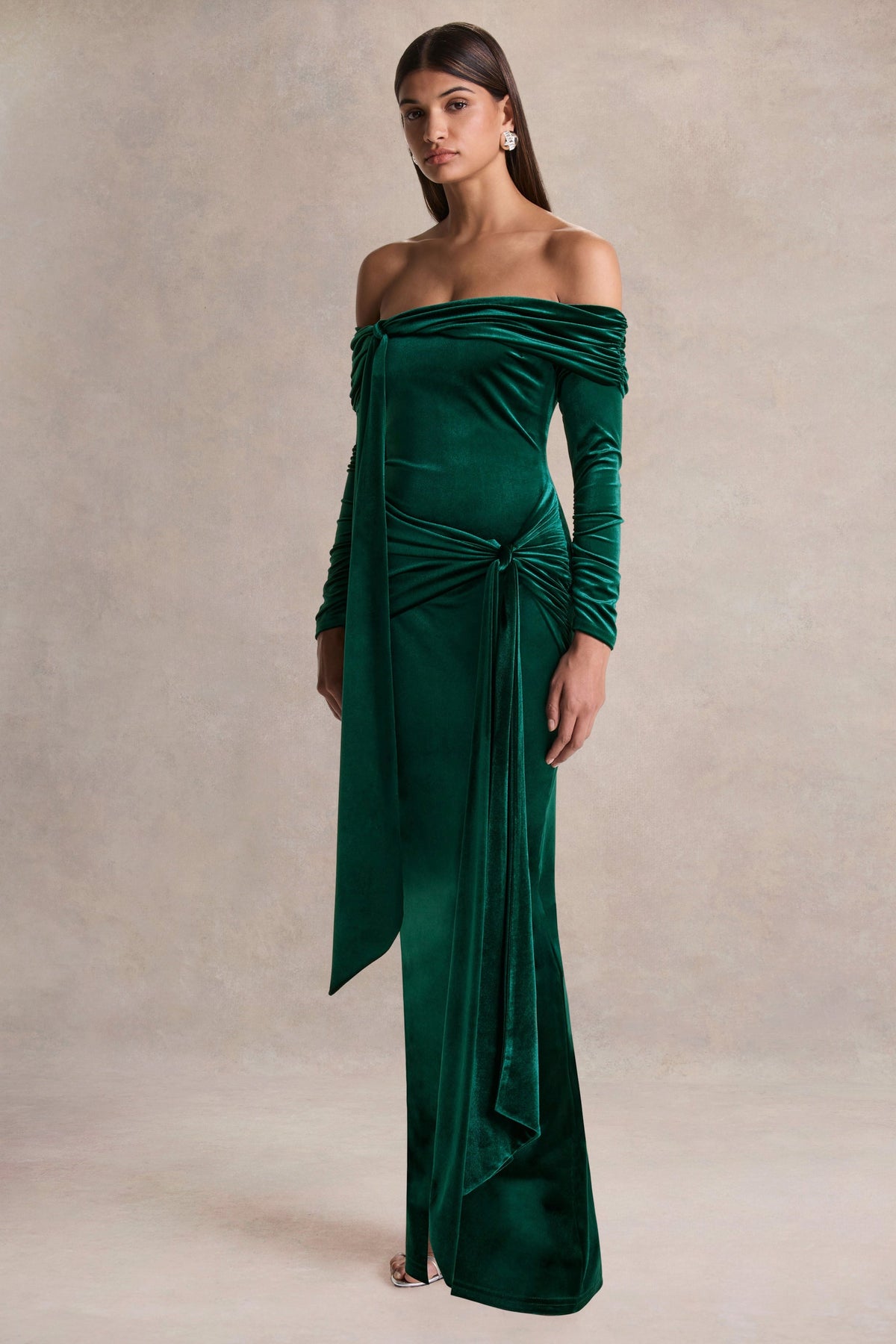 Jessara | Vestido largo verde botella bardot con detalles de nudo