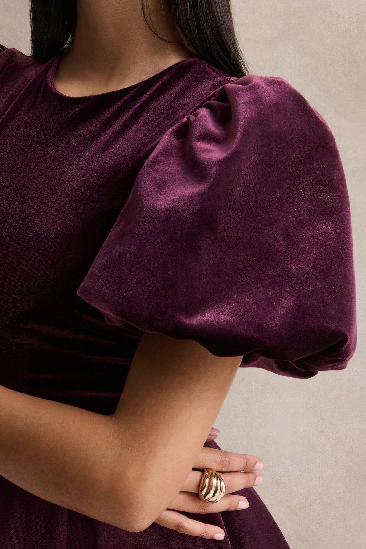 Seraphic | Vestido Midi de Terciopelo Burdeos con Mangas Abullonadas