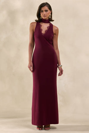 True Icon | Vestido Largo Burgundy De Satén Con Cuello Alto Y Chal