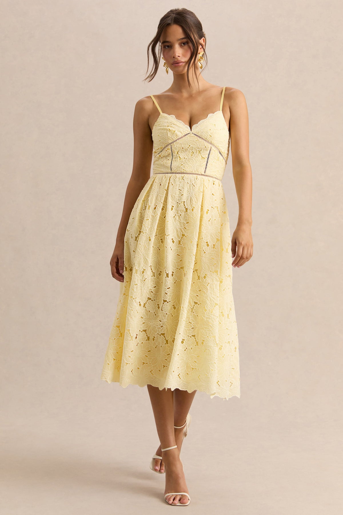 Nicoline | Vestido Midi Limón De Encaje Con Escote Corazón Y Tirantes Finos