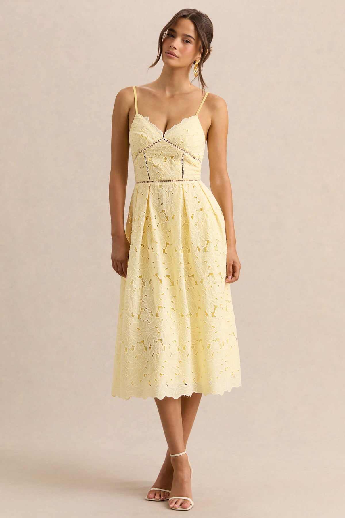 Nicoline | Vestido Midi Limón De Encaje Con Escote Corazón Y Tirantes Finos