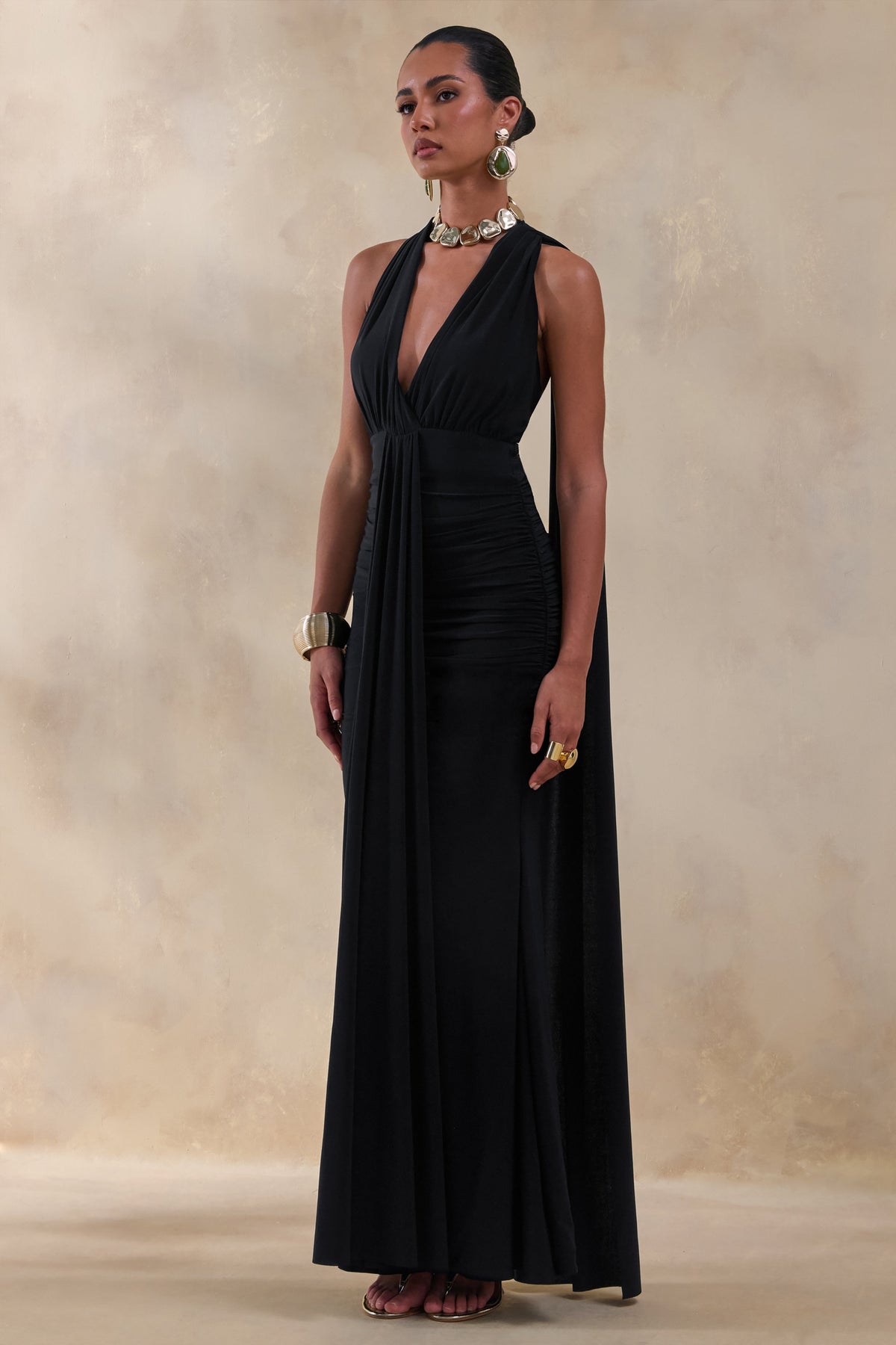 Roselani | Vestido Largo Negro Con Escote Halter Y Espalda Descubierta