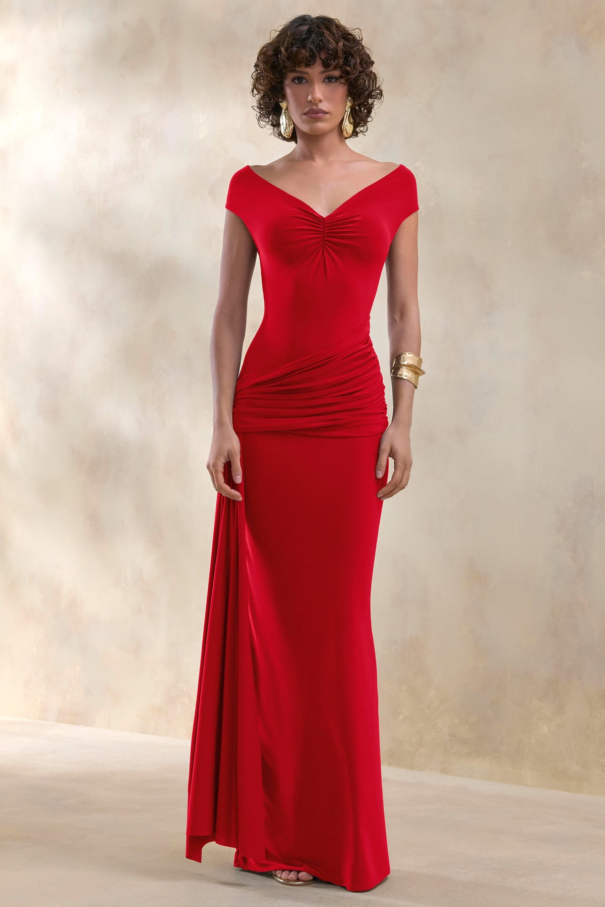 Petronia | Vestido Largo Rojo con Escote en V y Detalle Cruzado