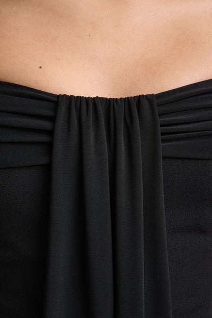 Kalida | Mono negro de cuello Bardot con Detalle de banda colgante