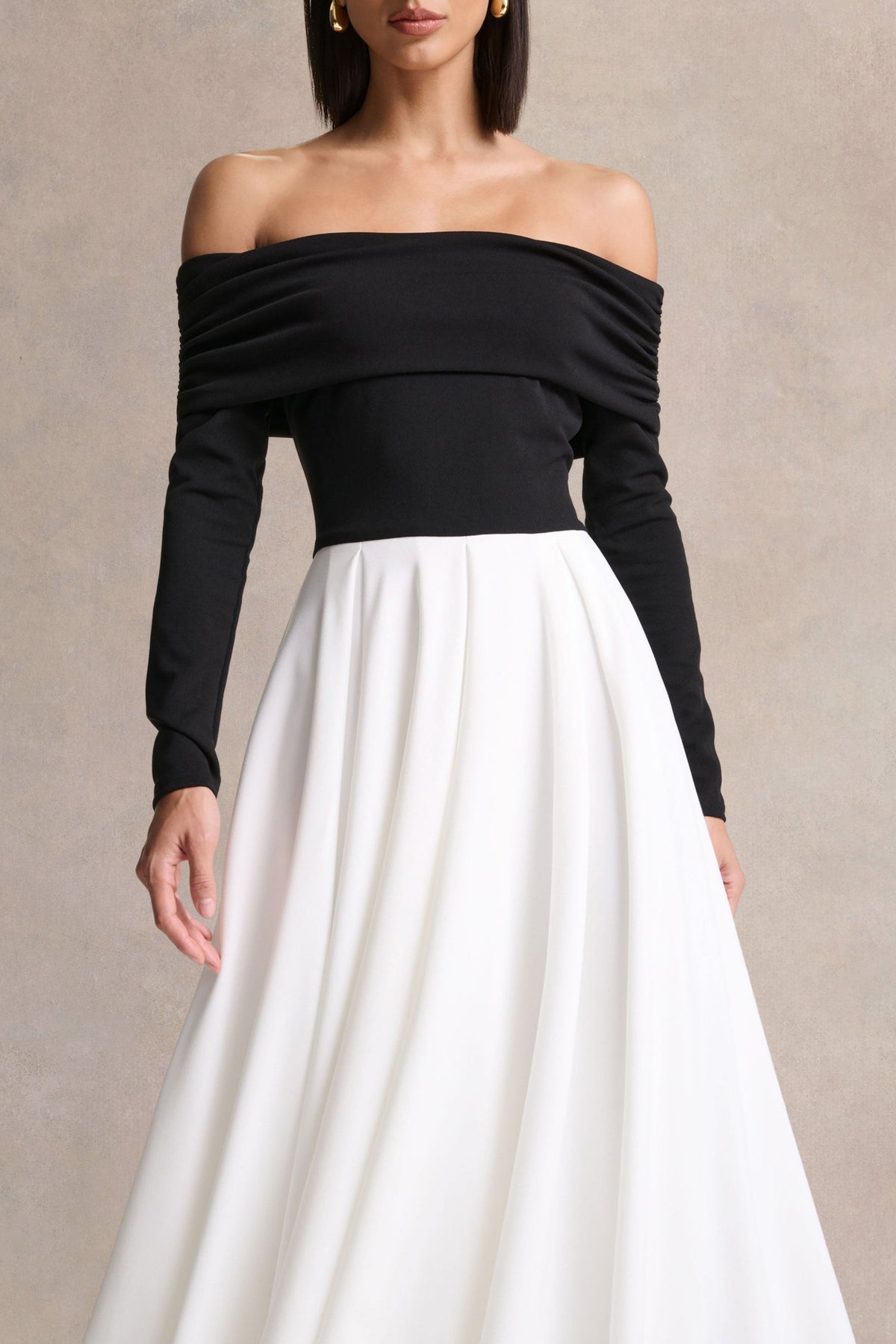 Frederica | Vestido Midi Negro y Blanco con Escote Bardot