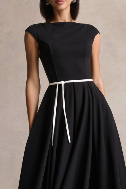 Nataline | Vestido midi negro de cuello redondo con detalle de cinturón blanco