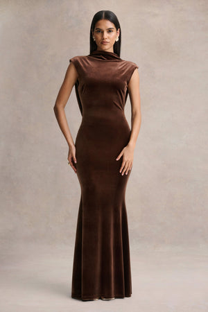 Malora | Vestido largo marrón de terciopelo con cuello alto y espalda abierta