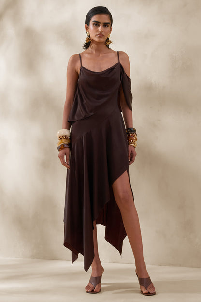 Helira | Vestido Midi Marrón De Satén Con Bajo Asimétrico Y Espalda Abierta