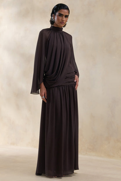 Narella | Vestido Largo De Gasa Marrón Con Escote Alto Y Detalle Drapeado
