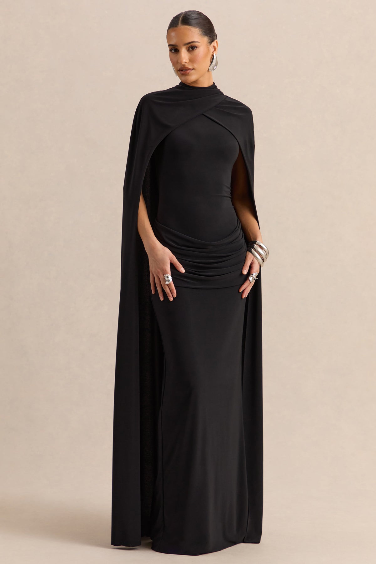 Dianelle | Negro Cuello Alto Vestido Largo con Mangas Capa