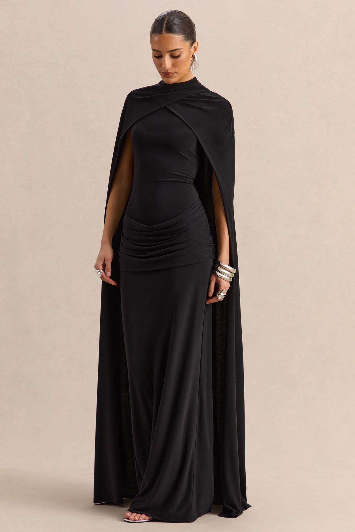 Dianelle | Negro Cuello Alto Vestido Largo con Mangas Capa