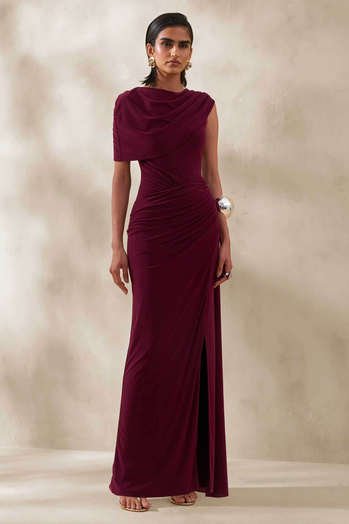 Palomara | Vestido Largo Burgundy De Jersey Con Escote Redondo Y Detalle De Fajín