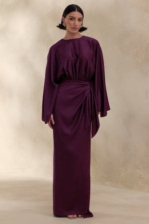 Delphina | Vestido Largo De Satén Ciruela Con Detalles Fruncidos Y Nudo