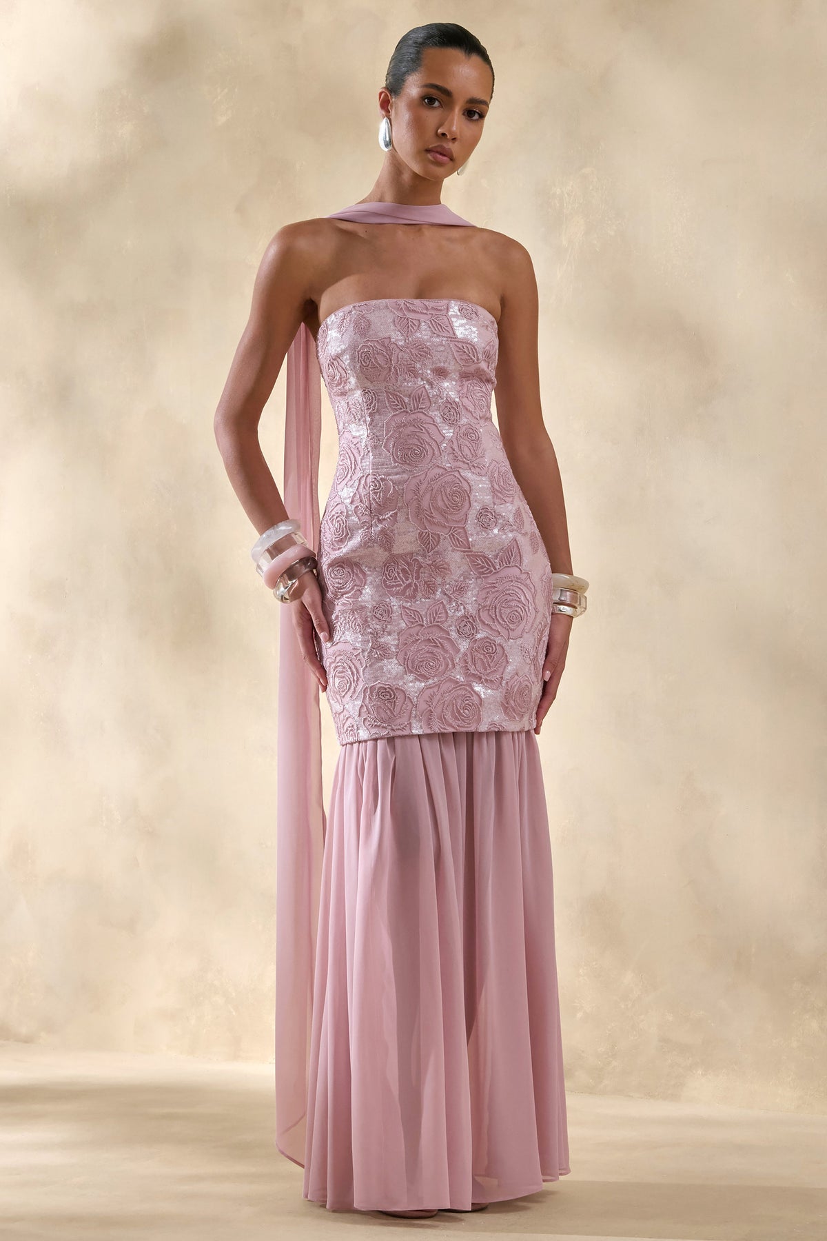 Meraly | Vestido Largo Rosa de Lentejuelas Bandeau con Detalle de Pañuelo