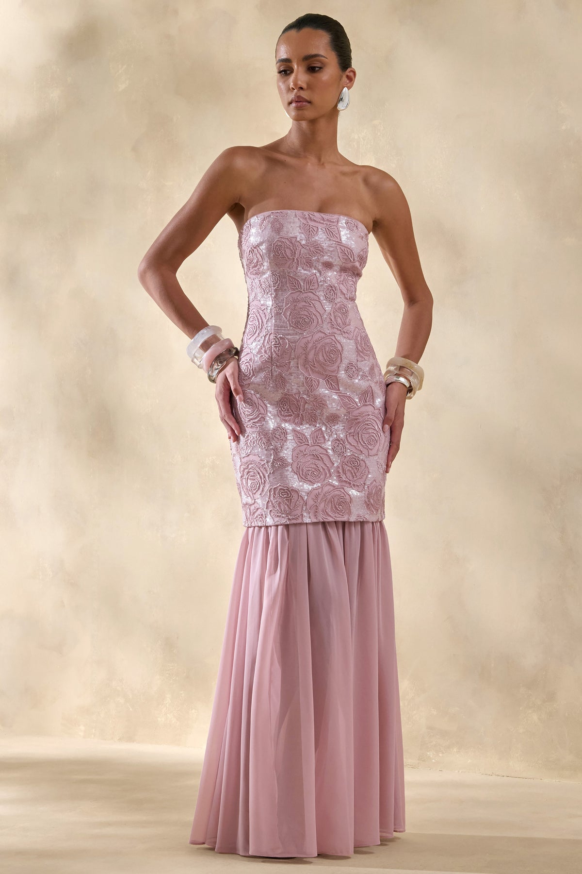 Meraly | Vestido Largo Rosa de Lentejuelas Bandeau con Detalle de Pañuelo
