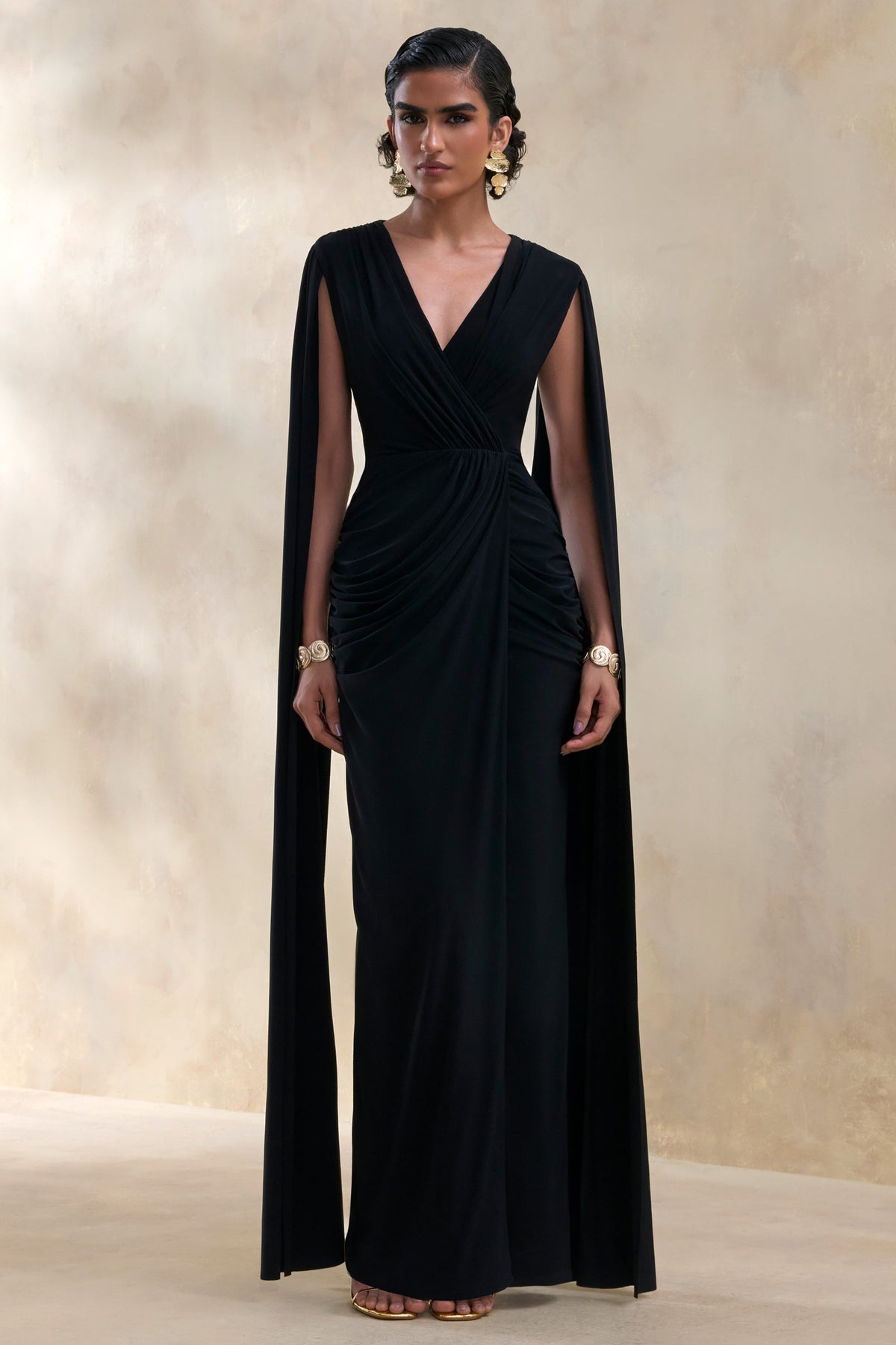 Ulissia | Negro Escote en V Vestido Largo con Mangas Capa