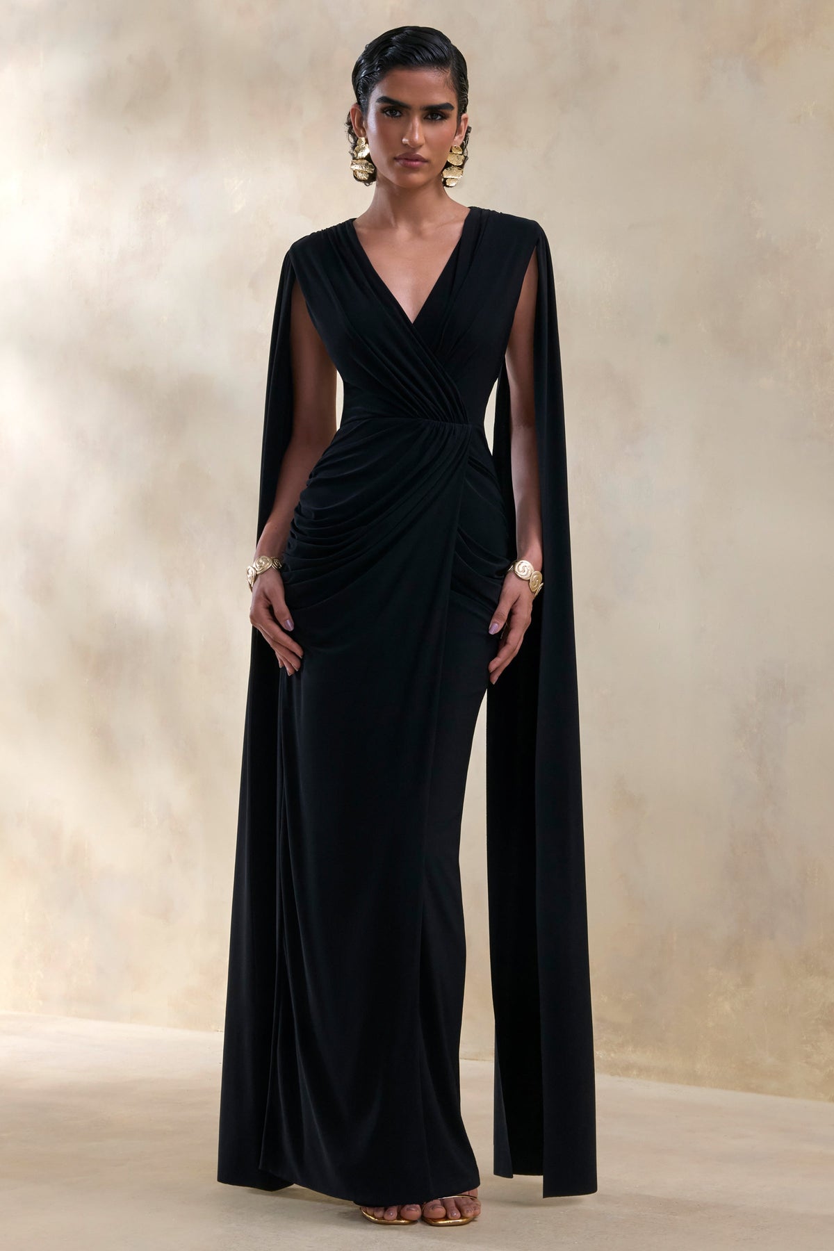 Ulissia | Negro Escote en V Vestido Largo con Mangas Capa