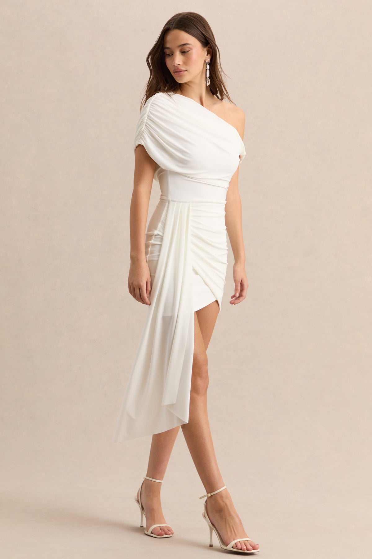 Dalina | Blanco Escote Asimétrico Vestido Corto con Detalle de Fajín