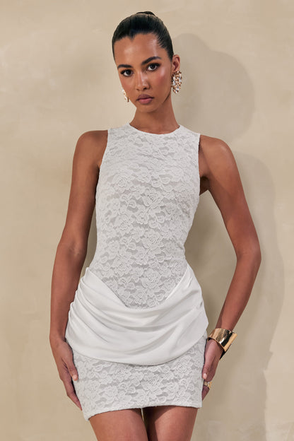 Setiana | Vestido Corto Blanco De Encaje Con Escote Redondo Y Detalle Drapeado