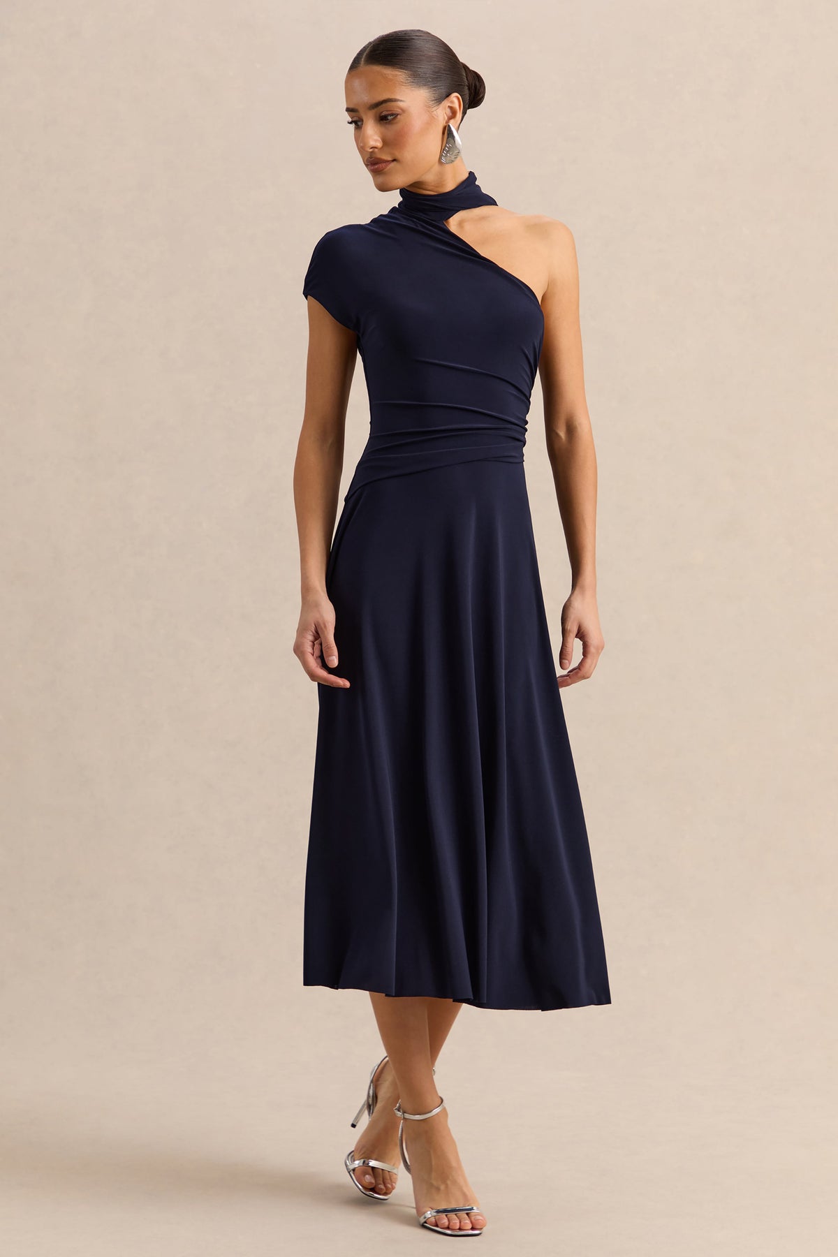 Lythara | Vestido Midi Azul Marino De Jersey Premium Con Escote Asimétrico Y Detalle Pañuelo