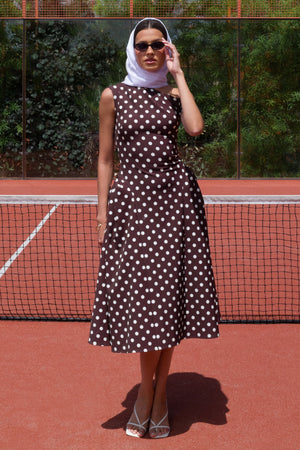 Celosia | Vestido Midi Marrón De Lunares Con Escote Asimétrico Y Detalle Dorado