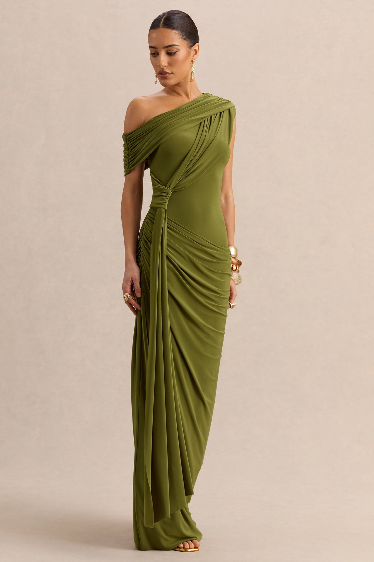 Avialee | Vestido Largo Verde de Escote Asimétrico con Detalle Drapeado y Fajín