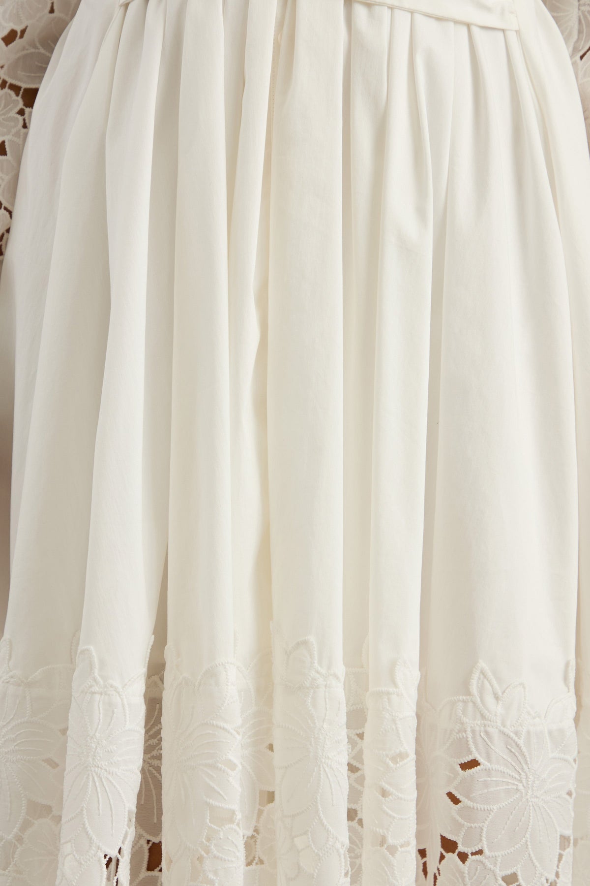 Zalynne | Vestido Midi Blanco Con Cuello Camisero