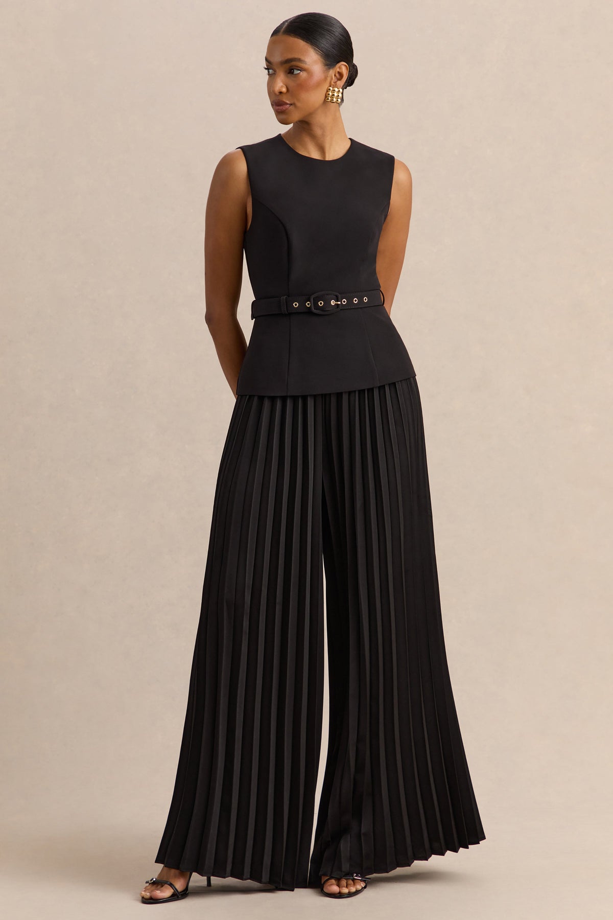 Lerenza | Pantalón negro de satén con pernera ancha y pliegues