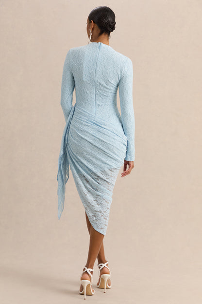 Laureline | Vestido Midi de encaje azul empolvado con cuello redondo, detalle drapeado y bajo asimétrico