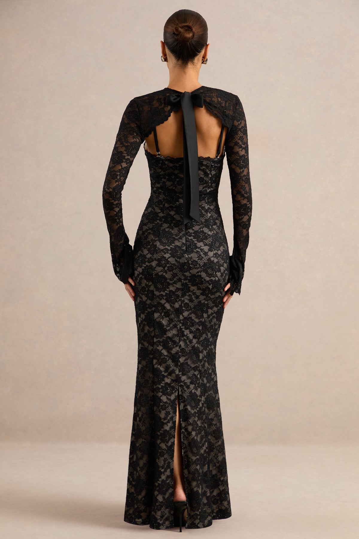 Mirellia | Vestido Maxi Negro De Encaje Con Escote Corazón