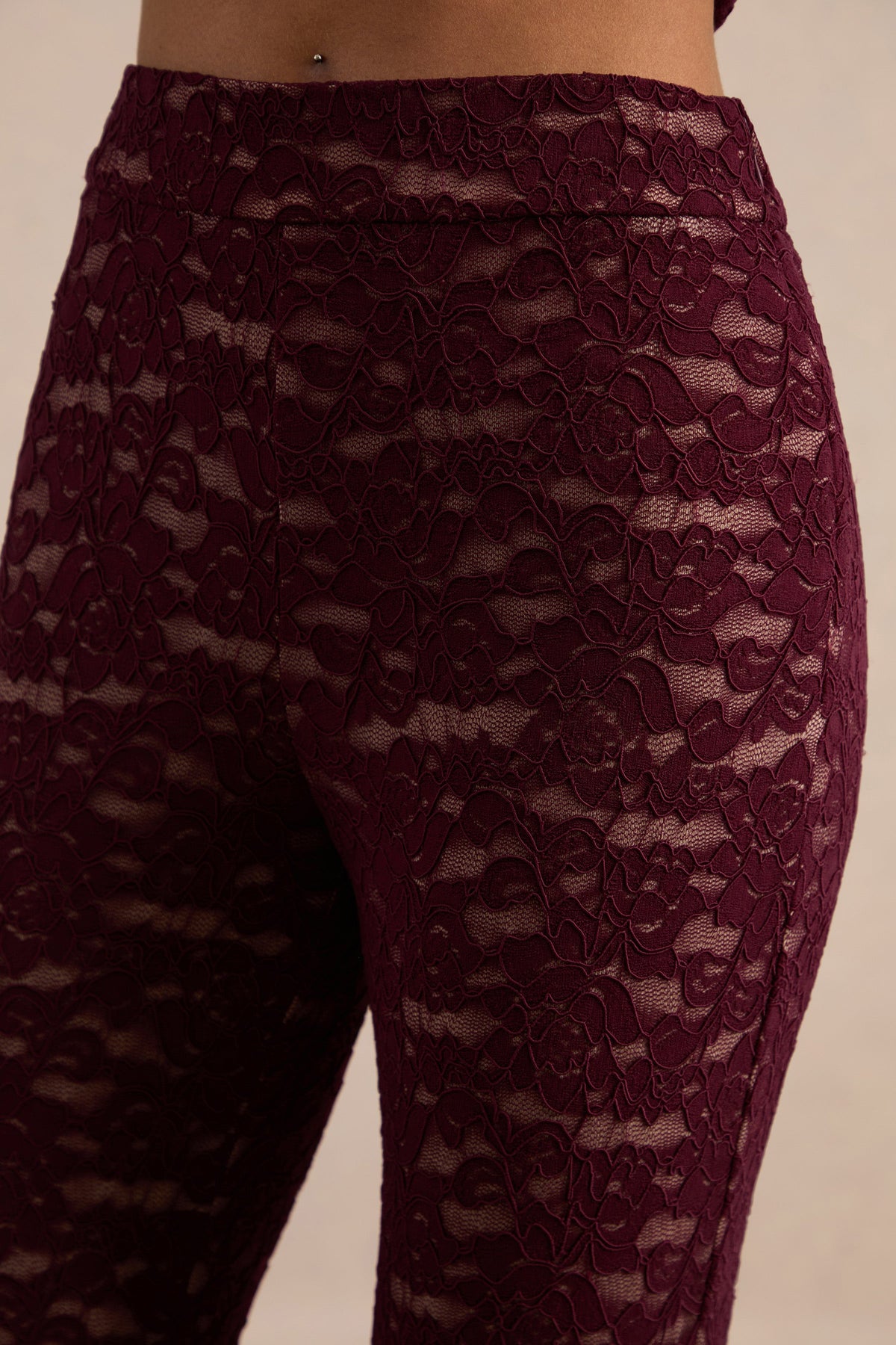 Primella | Pantalones Burdeos De Encaje De Tiro Medio Estilo Sastre